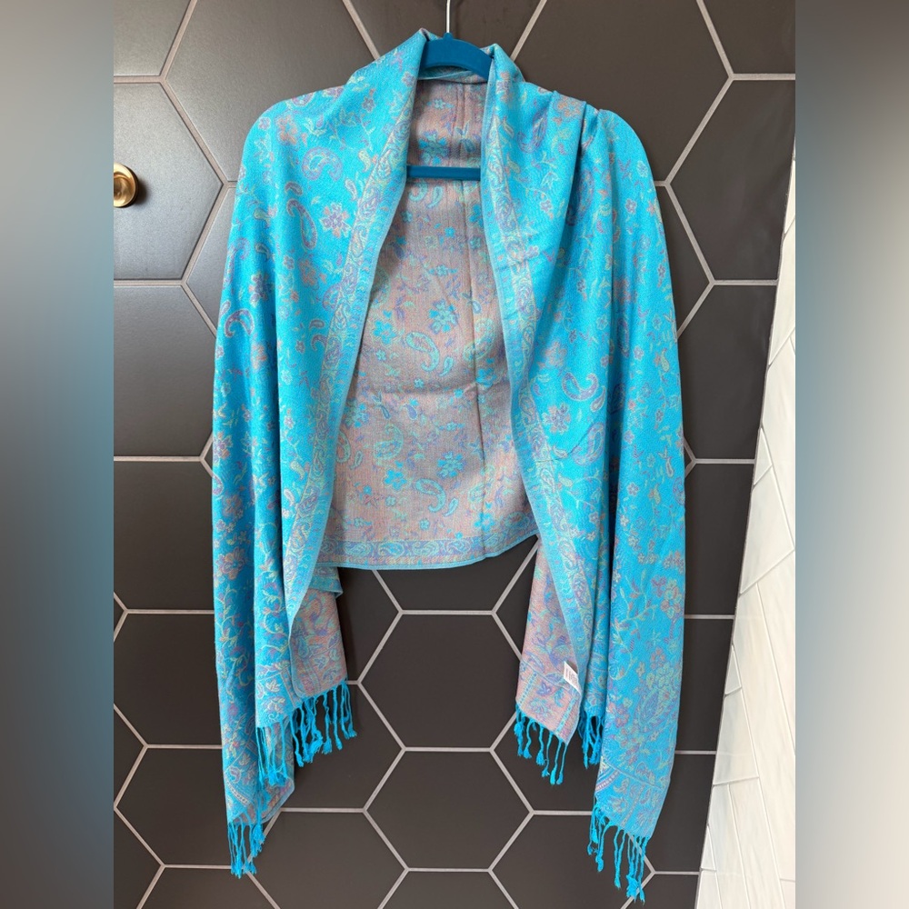 Scarf - Picture 2 of 4